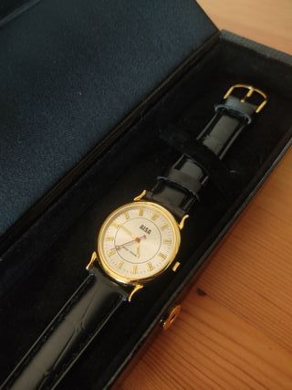 Reloj de pulsera negro