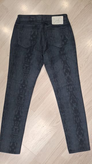 Pantalón vaquero Escada estampado