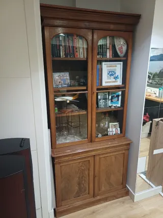 Armario madera vitrina salón