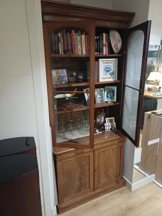 Armario madera vitrina salón