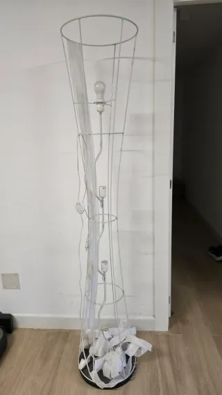 Lámpara de pie moderna