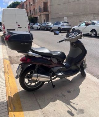 Piaggio Beverly 200