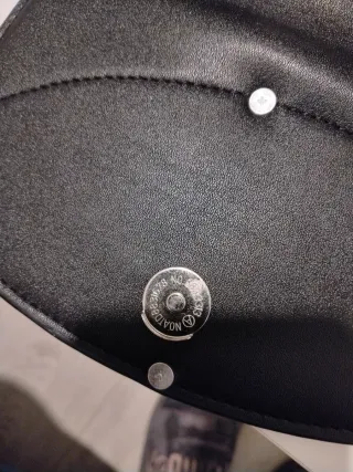 Bolso Diesel negro. Cierre imán valor como.nuevo