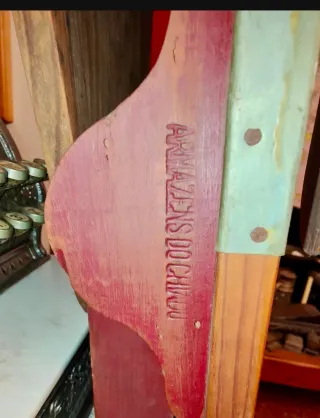 Antigua tabla de planchar de madera