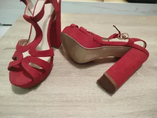 Sandalias de ante tacón rojas