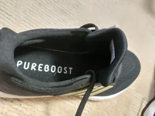 Scarpe Adidas nere e oro