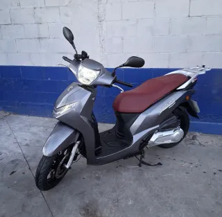 Peugeot Belville 125 gris 2019