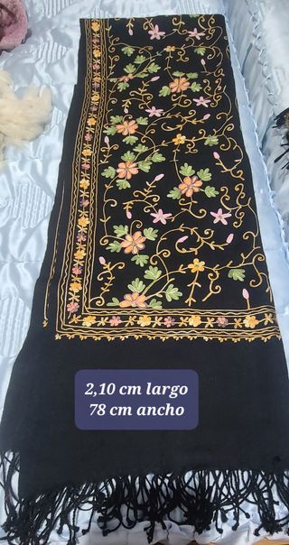 Pashmina Negra Bordada Flores