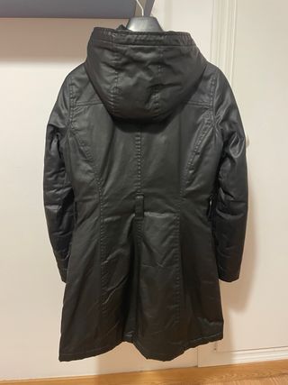 Chaquetón largo encerado negro