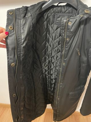 Chaquetón largo encerado negro