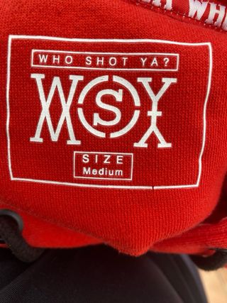 Sudadera con capucha WHO SHOT YA?