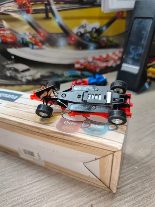 Scalextric Compact 1:43 McLaren Mercedes MP4/21 n5