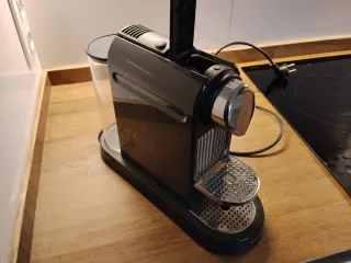 Cafetera Nespresso Negra