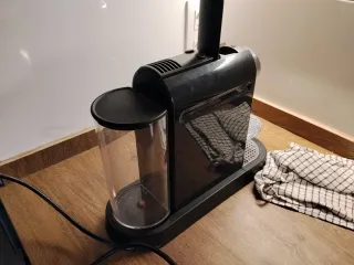 Cafetera Nespresso Negra