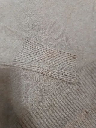 Jersey marrón cuello alto