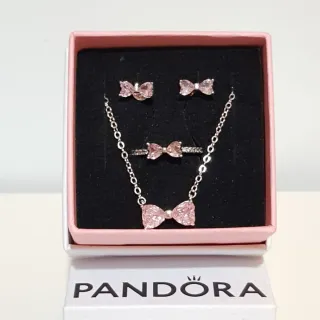 Conjunto Pandora Pendientes, collar y Anillo Rosa