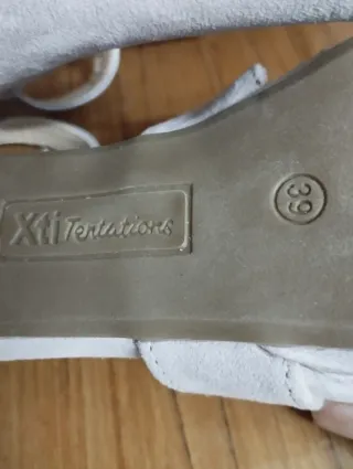 Zapatos de tacón alto beige