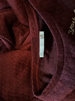 Jersey burdeos con frase you have nothing to lose