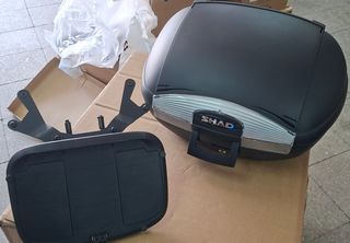 Baul y soporte Moto Shad SH45