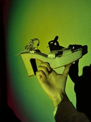 Tacones Brillantes Dorados Talla 37