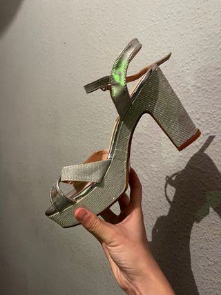 Tacones Brillantes Dorados Talla 37