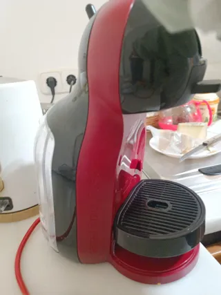 Cafetera Nescafé Dolce Gusto Roja