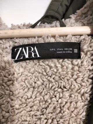 Abrigo Zara con capucha