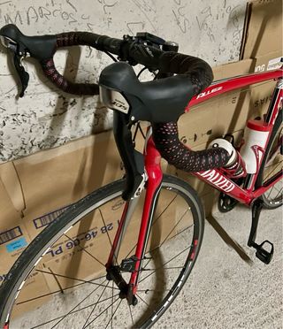 Bicicleta de carretera Specialized allez  Roja
