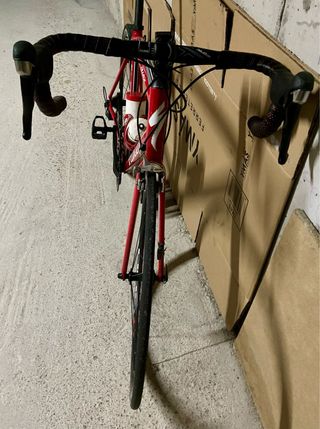 Bicicleta de carretera Specialized allez  Roja