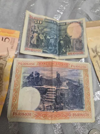 Billetes y monedas antiguas