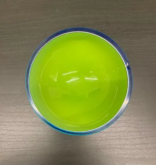 Coppia di ciotole in vetro blu, giallo e verde