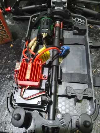 Coche RC Arrma Typhon 2s negociable