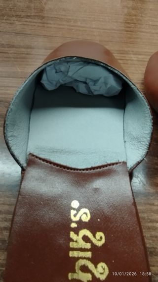 Zapatilla-pantofole in pelle per la casa