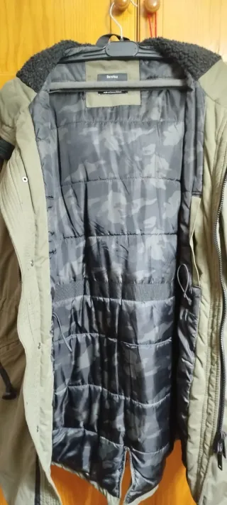 Cazadora Bershka verde