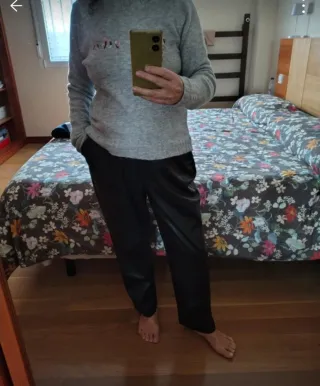 Pantalón polipiel negro