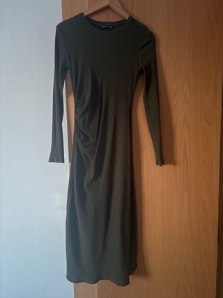 Vestido Zara drapeado verde militar
