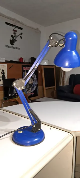 Lámpara de estudio azul