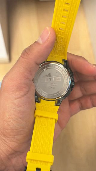 Reloj Lotus Cronógrafo Negro y Amarillo