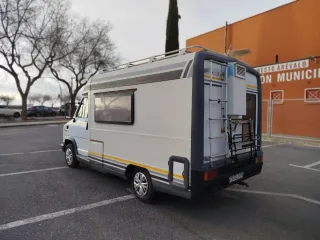 Autocaravana Dethless perfilada
