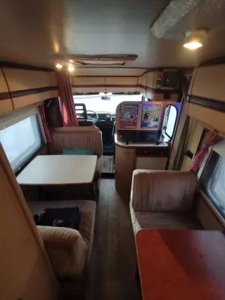 Autocaravana Dethless perfilada