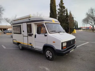 Autocaravana Dethless perfilada