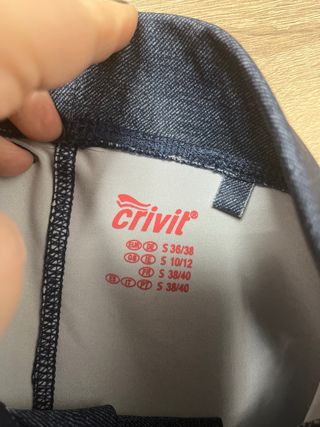 Leggings grises con mensaje rosa