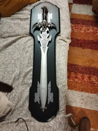 Espada decorativa de pared