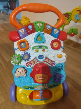 Correpasillos VTech y Gimnasio.