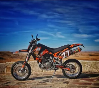 KTM 625 LC4 Supermotard. Válida A2