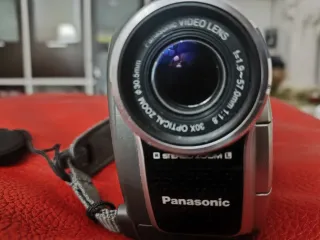 Videocámara Panasonic VDR-D150 30x Zoom Óptico