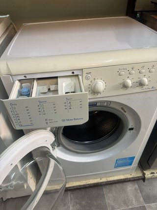 Lavadora Indesit 6 kg A+ segunda mano | Barcelona