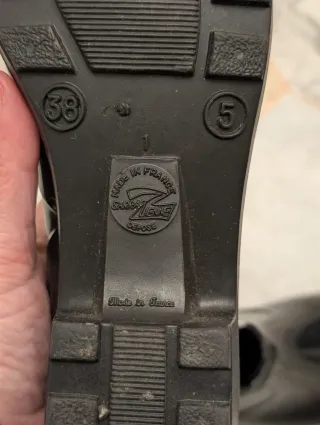 Stivaletti neri in gomma