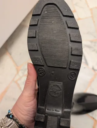 Stivaletti neri in gomma