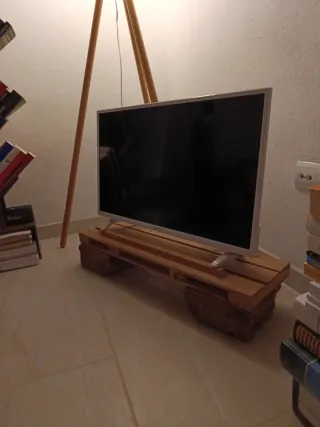 Televisión Nevir 32 blanca